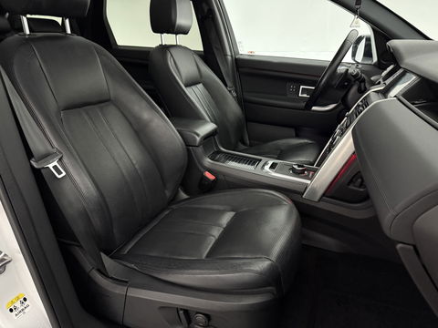 Land Rover Discovery 2.0 TD4 HSE Luxury 180PK 7p. | Pano | Premium Audio | Memory | Sfeer | Camera | Carplay | Leder | Trekh.