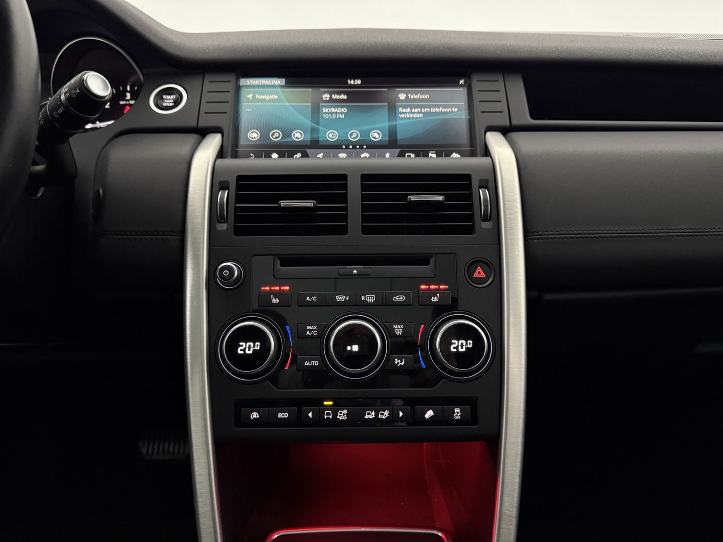 Land Rover Discovery 2.0 TD4 HSE Luxury 180PK 7p. | Pano | Premium Audio | Memory | Sfeer | Camera | Carplay | Leder | Trekh.