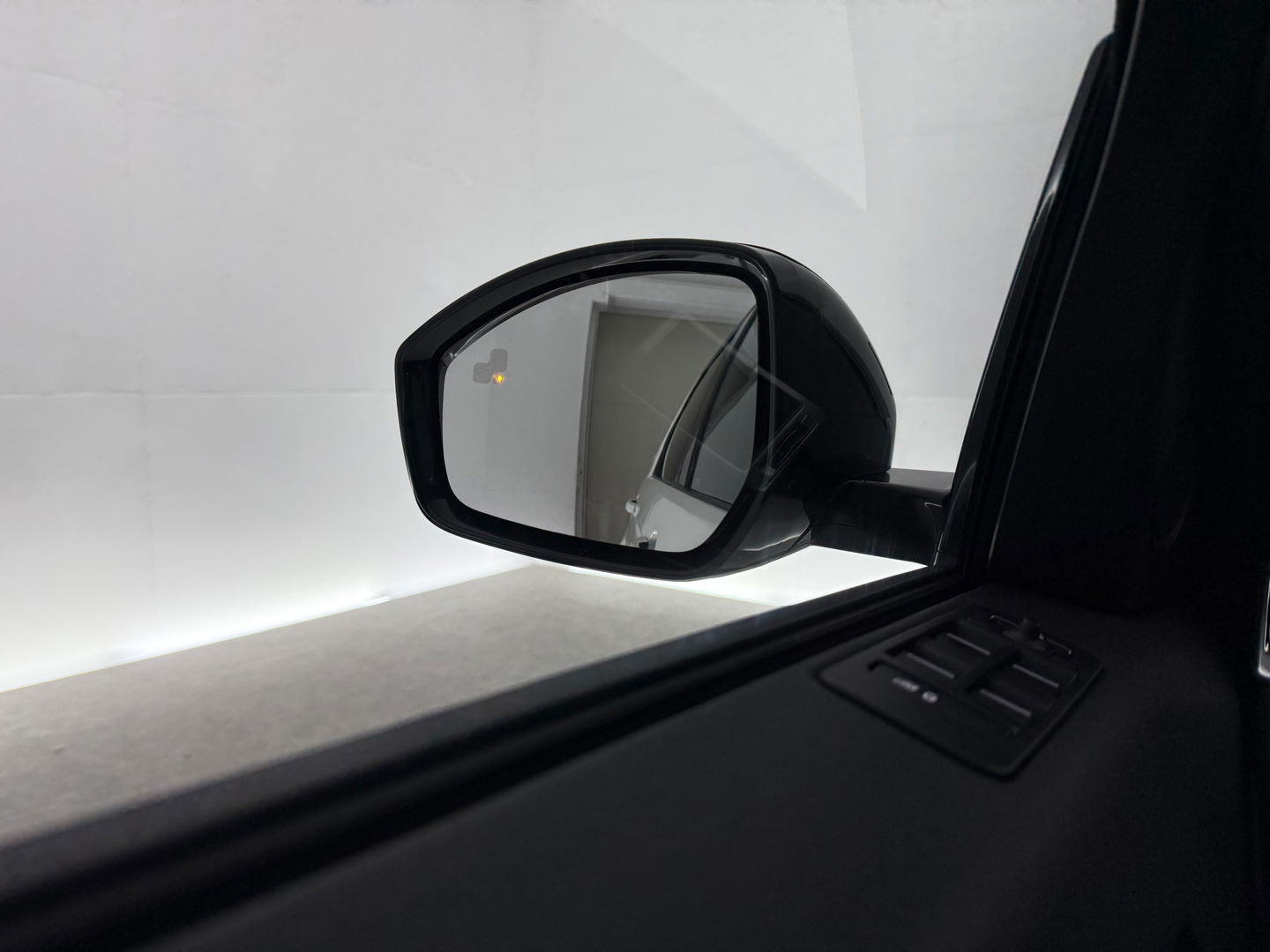Land Rover Discovery 2.0 TD4 HSE Luxury 180PK 7p. | Pano | Premium Audio | Memory | Sfeer | Camera | Carplay | Leder | Trekh.