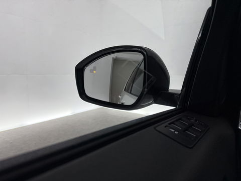 Land Rover Discovery 2.0 TD4 HSE Luxury 180PK 7p. | Pano | Premium Audio | Memory | Sfeer | Camera | Carplay | Leder | Trekh.