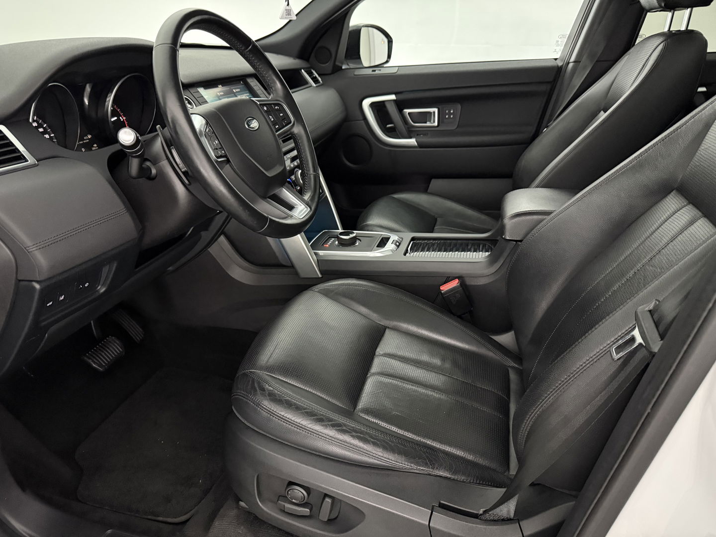 Land Rover Discovery 2.0 TD4 HSE Luxury 180PK 7p. | Pano | Premium Audio | Memory | Sfeer | Camera | Carplay | Leder | Trekh.