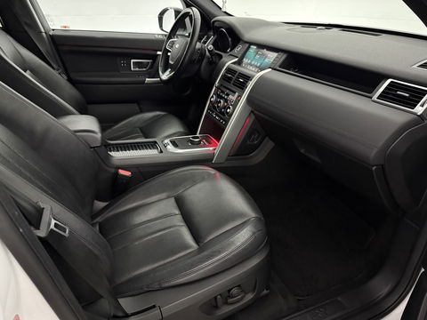 Land Rover Discovery 2.0 TD4 HSE Luxury 180PK 7p. | Pano | Premium Audio | Memory | Sfeer | Camera | Carplay | Leder | Trekh.