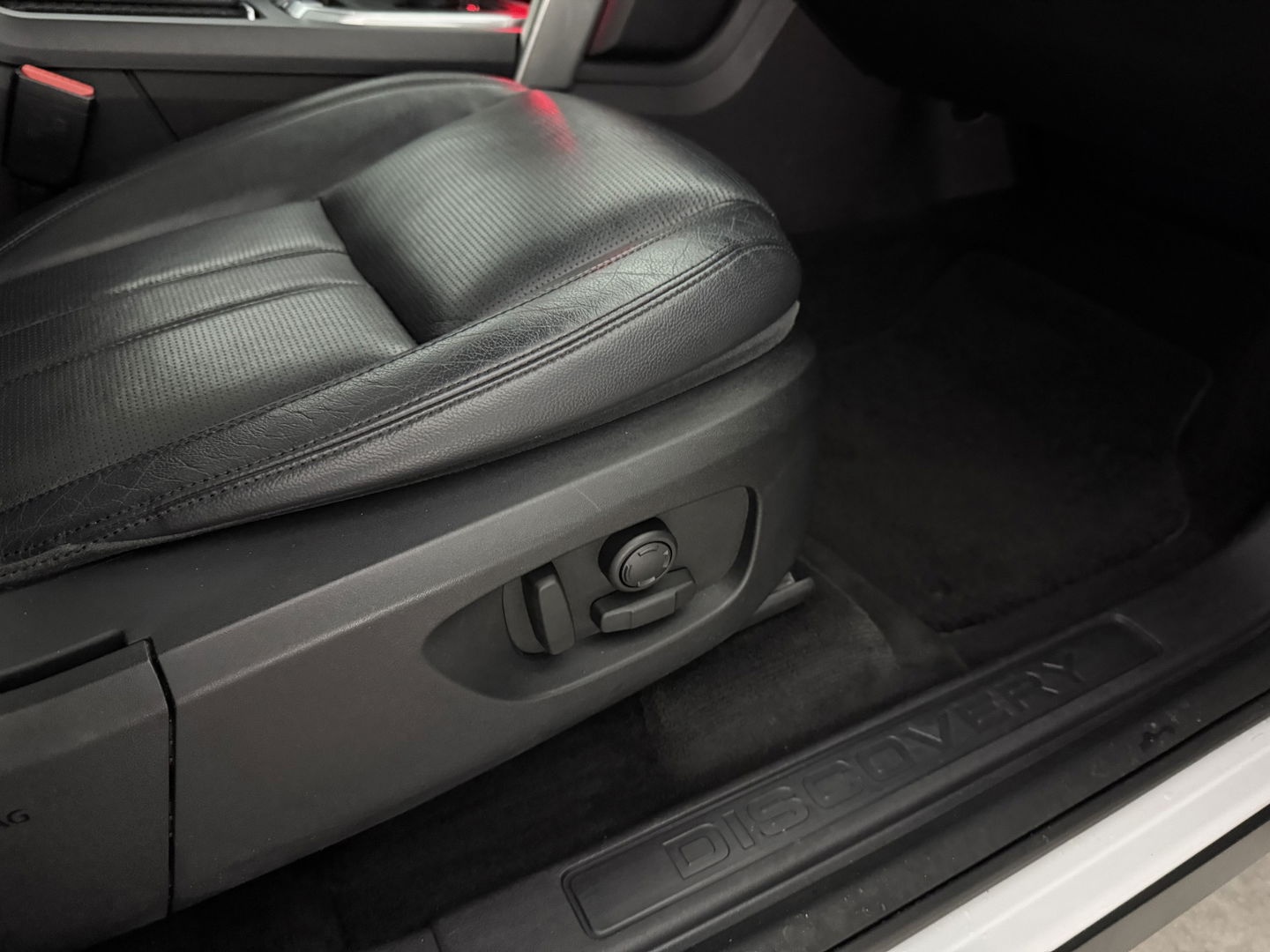 Land Rover Discovery 2.0 TD4 HSE Luxury 180PK 7p. | Pano | Premium Audio | Memory | Sfeer | Camera | Carplay | Leder | Trekh.