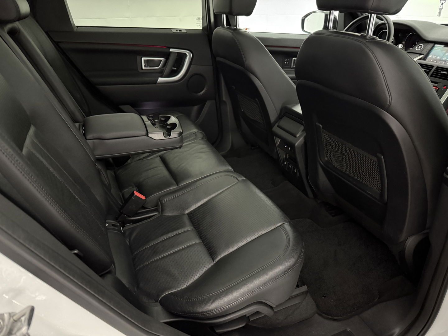 Land Rover Discovery 2.0 TD4 HSE Luxury 180PK 7p. | Pano | Premium Audio | Memory | Sfeer | Camera | Carplay | Leder | Trekh.