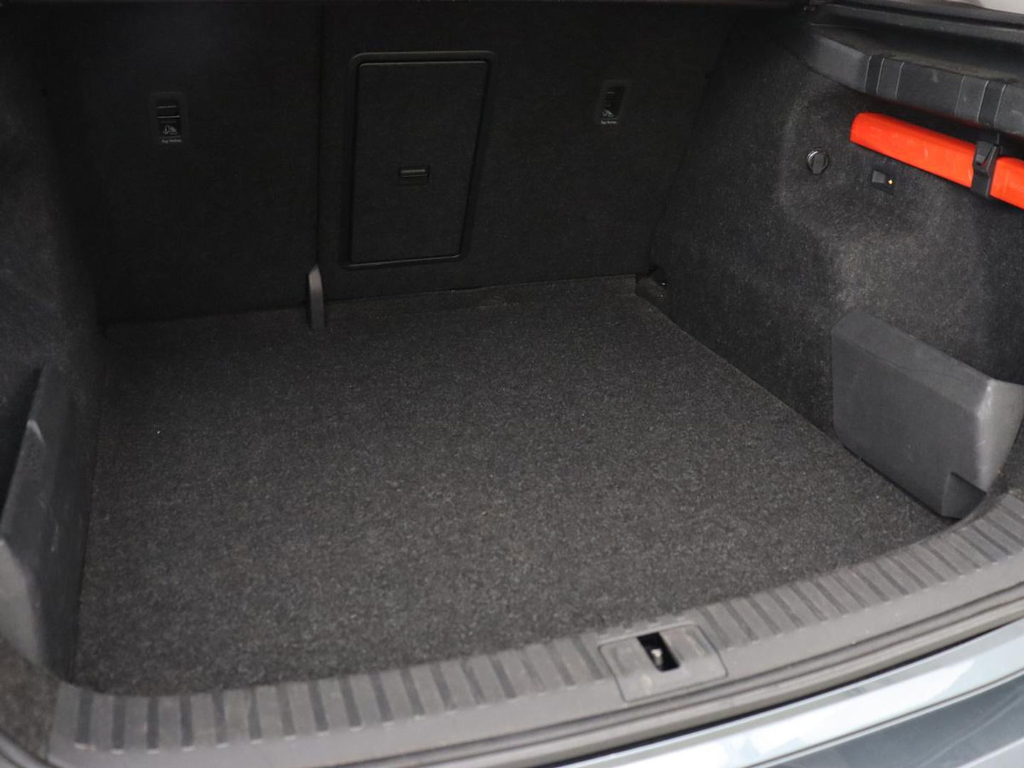 Škoda Enyaq iV 60 | Camera | Carplay | Keyless | Half leder | Navigatie | Full LED | Climate control | Cruise control | Parkeerhulp
