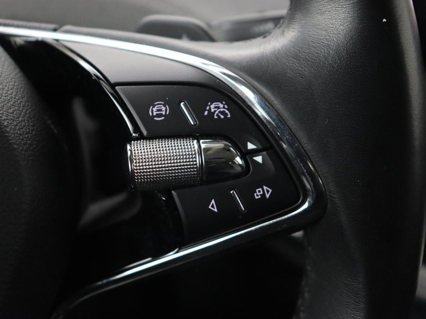 Škoda Enyaq iV 60 | Camera | Carplay | Keyless | Half leder | Navigatie | Full LED | Climate control | Cruise control | Parkeerhulp