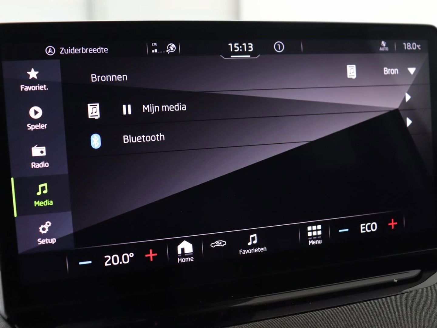 Škoda Enyaq iV 60 | Camera | Carplay | Keyless | Half leder | Navigatie | Full LED | Climate control | Cruise control | Parkeerhulp