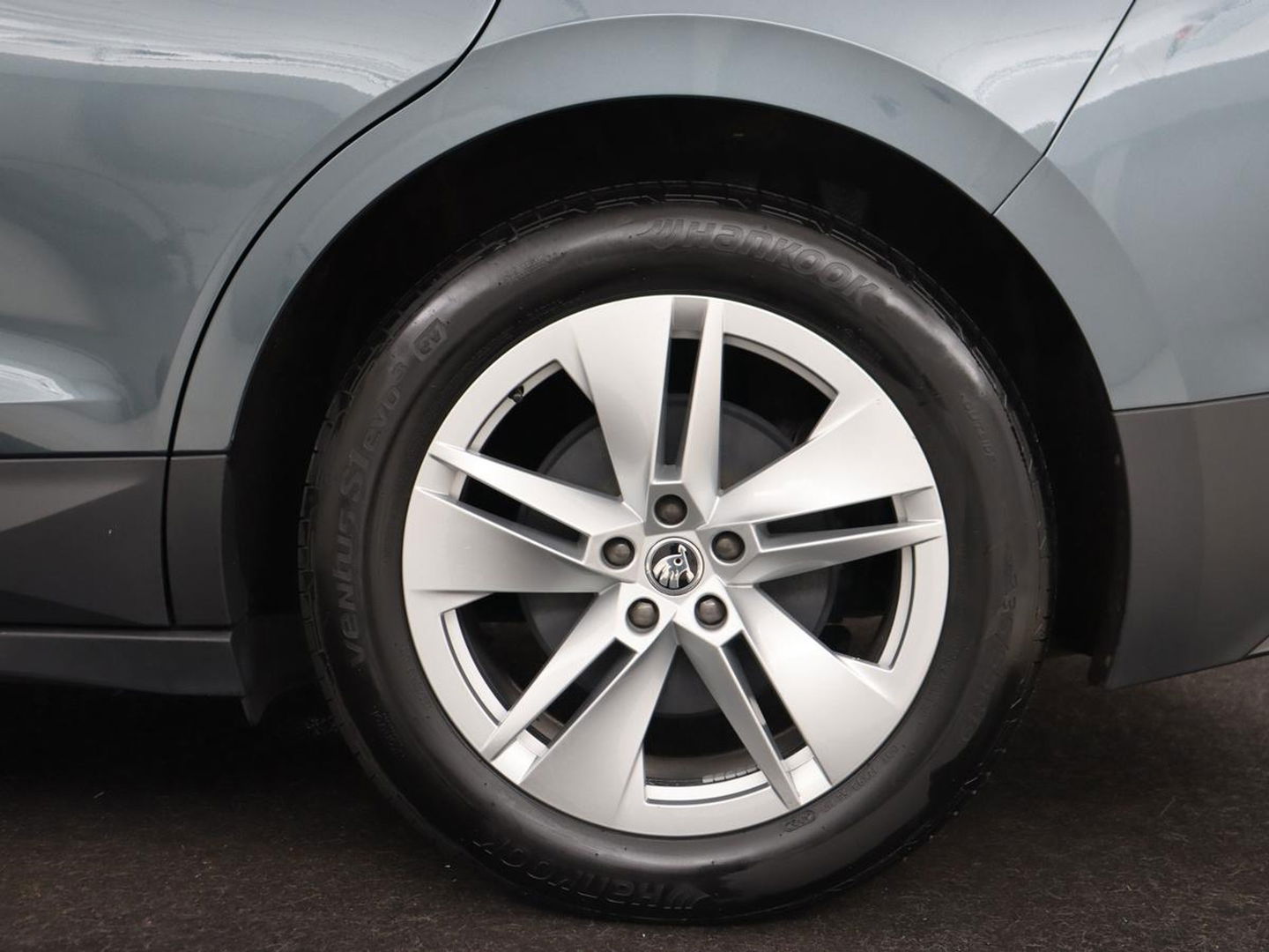 Škoda Enyaq iV 60 | Camera | Carplay | Keyless | Half leder | Navigatie | Full LED | Climate control | Cruise control | Parkeerhulp