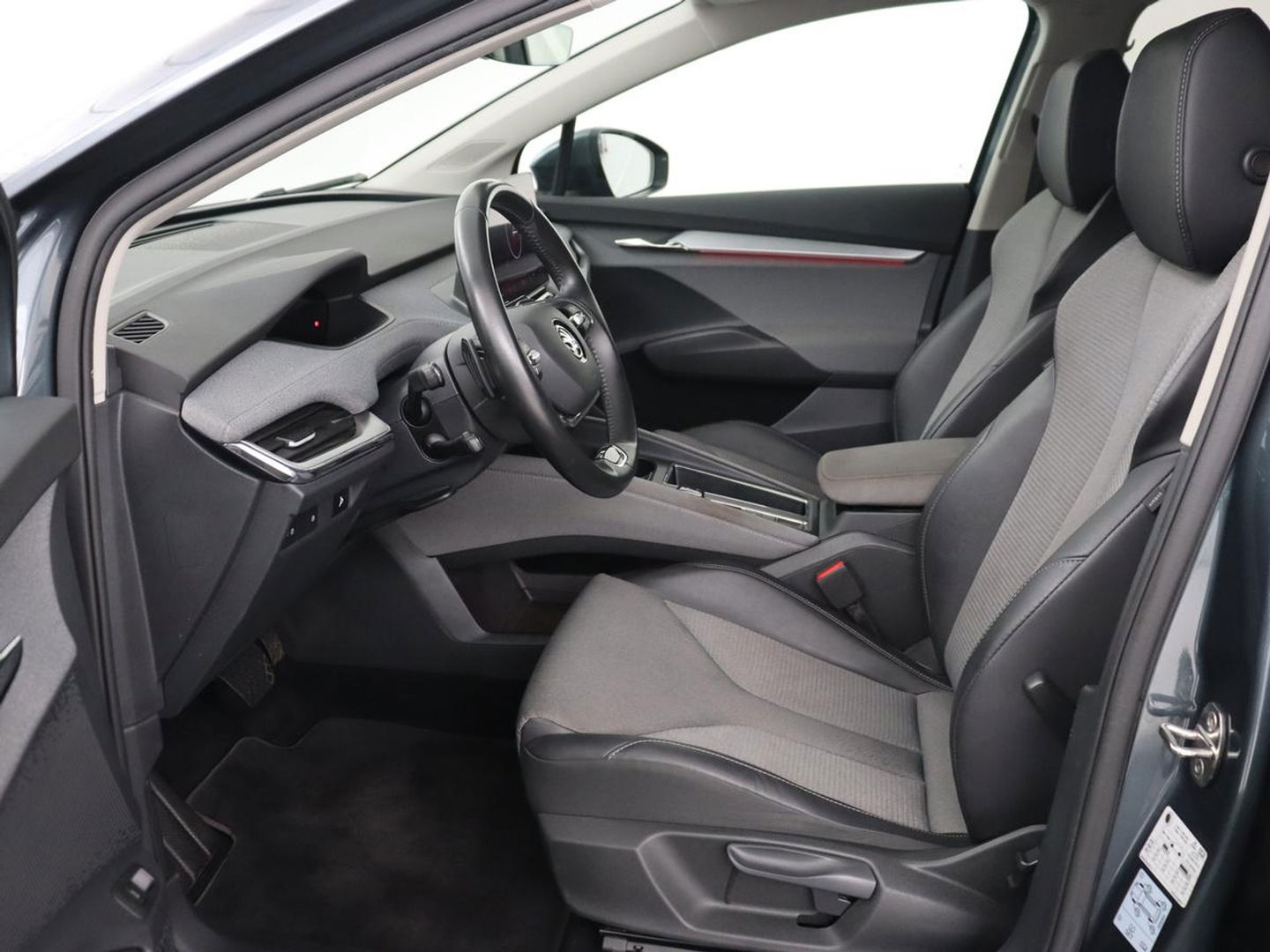 Škoda Enyaq iV 60 | Camera | Carplay | Keyless | Half leder | Navigatie | Full LED | Climate control | Cruise control | Parkeerhulp