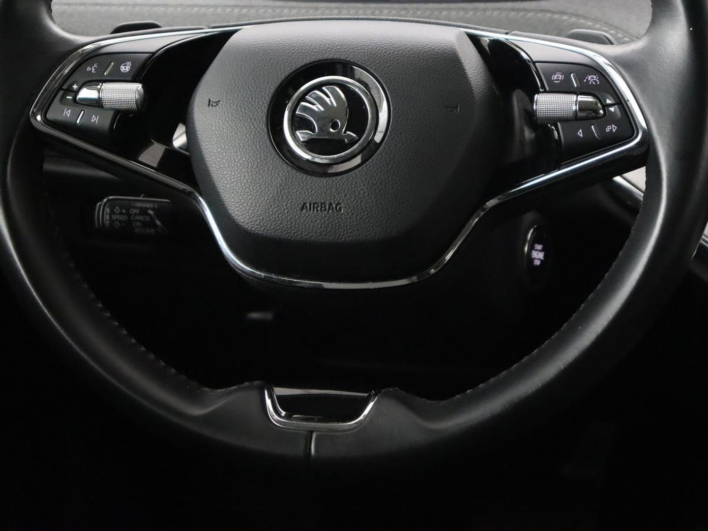 Škoda Enyaq iV 60 | Camera | Carplay | Keyless | Half leder | Navigatie | Full LED | Climate control | Cruise control | Parkeerhulp