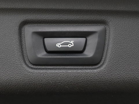 BMW 3 Serie Touring 320i Executive Edition | Half Leder | Cruise Control | Trekhaak | Elektrische achterklep | Camera | Carplay | Sfeerverlichting