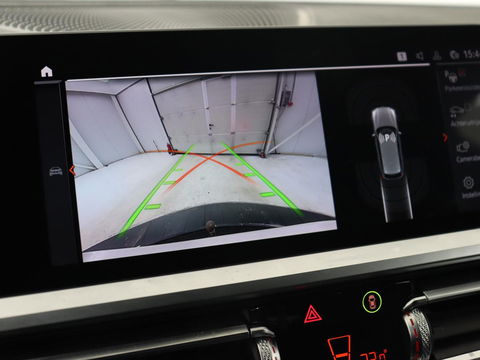 BMW 3 Serie Touring 320i Executive Edition | Half Leder | Cruise Control | Trekhaak | Elektrische achterklep | Camera | Carplay | Sfeerverlichting
