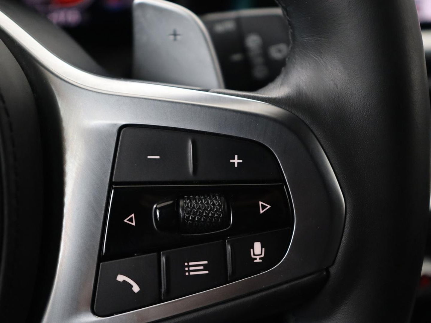 BMW 3 Serie Touring 320i Executive Edition | Half Leder | Cruise Control | Trekhaak | Elektrische achterklep | Camera | Carplay | Sfeerverlichting