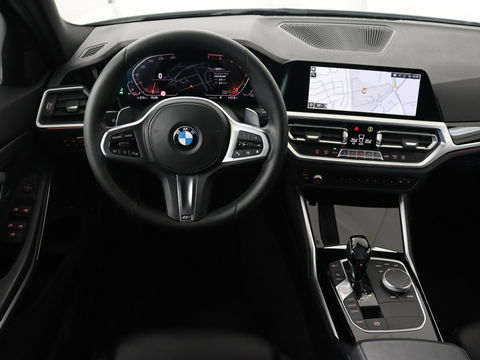 BMW 3 Serie Touring 320i Executive Edition | Half Leder | Cruise Control | Trekhaak | Elektrische achterklep | Camera | Carplay | Sfeerverlichting