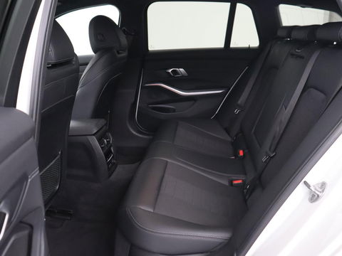 BMW 3 Serie Touring 320i Executive Edition | Half Leder | Cruise Control | Trekhaak | Elektrische achterklep | Camera | Carplay | Sfeerverlichting