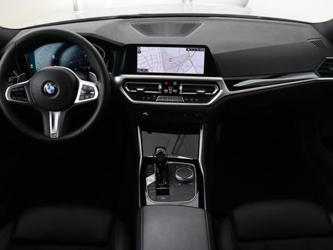 BMW 3 Serie Touring 320i Executive Edition | Half Leder | Cruise Control | Trekhaak | Elektrische achterklep | Camera | Carplay | Sfeerverlichting