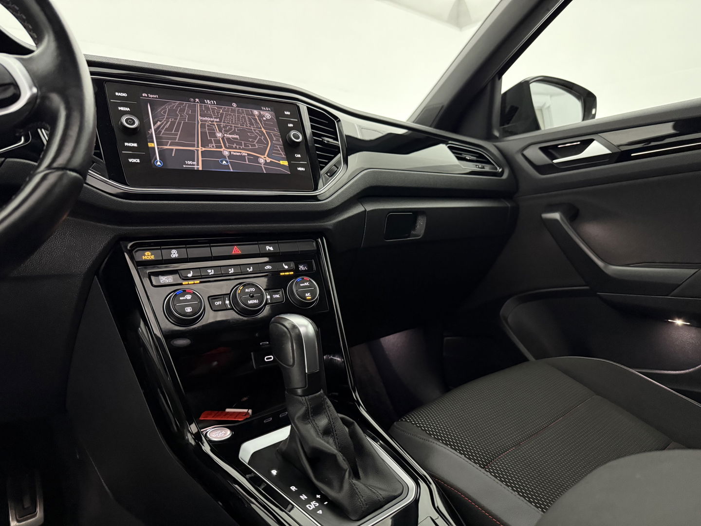 Volkswagen T-Roc 1.5 TSI Sport | Pano | Virtual | Camera | Carplay | Adaptive Cruise | Keyless | Stoelverw. | NAP