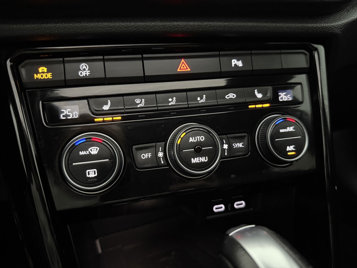 Volkswagen T-Roc 1.5 TSI Sport | Pano | Virtual | Camera | Carplay | Adaptive Cruise | Keyless | Stoelverw. | NAP