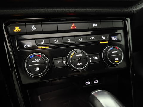 Volkswagen T-Roc 1.5 TSI Sport | Pano | Virtual | Camera | Carplay | Adaptive Cruise | Keyless | Stoelverw. | NAP