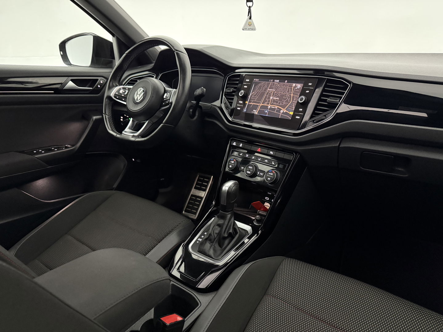Volkswagen T-Roc 1.5 TSI Sport | Pano | Virtual | Camera | Carplay | Adaptive Cruise | Keyless | Stoelverw. | NAP