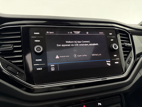 Volkswagen T-Roc 1.5 TSI Sport | Pano | Virtual | Camera | Carplay | Adaptive Cruise | Keyless | Stoelverw. | NAP