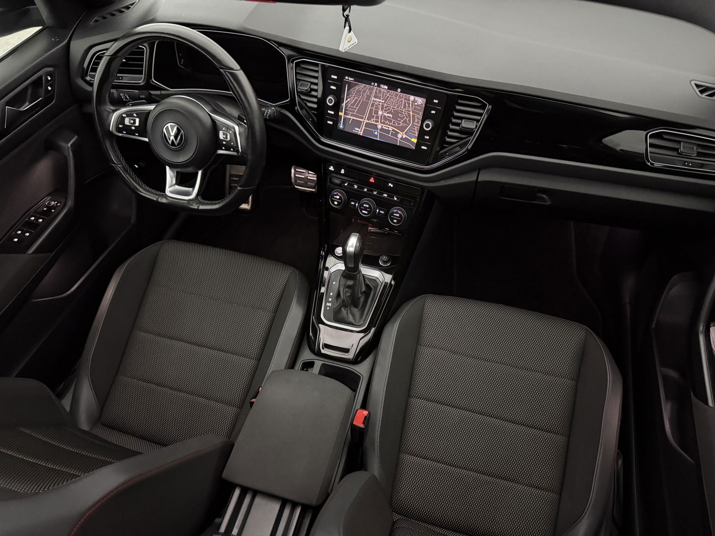 Volkswagen T-Roc 1.5 TSI Sport | Pano | Virtual | Camera | Carplay | Adaptive Cruise | Keyless | Stoelverw. | NAP