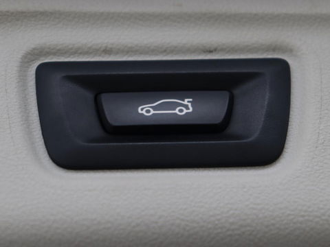 BMW 3 Serie Touring 330e | Trekhaak | Half Leder | Stoel & Stuurverwarming | Sfeerverlichting | Carplay | Cruise Control | PDC