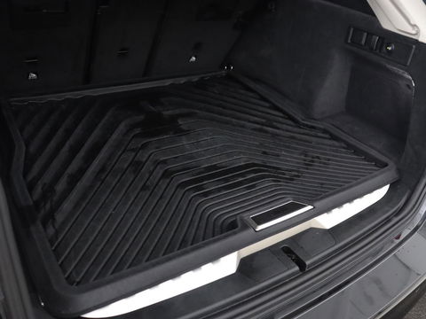 BMW 3 Serie Touring 330e | Trekhaak | Half Leder | Stoel & Stuurverwarming | Sfeerverlichting | Carplay | Cruise Control | PDC