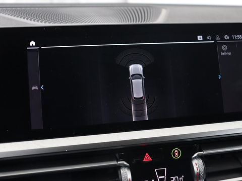 BMW 3 Serie Touring 330e | Trekhaak | Half Leder | Stoel & Stuurverwarming | Sfeerverlichting | Carplay | Cruise Control | PDC