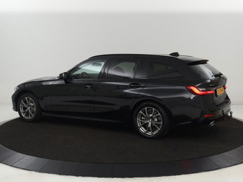 BMW 3 Serie Touring 330e | Trekhaak | Half Leder | Stoel & Stuurverwarming | Sfeerverlichting | Carplay | Cruise Control | PDC