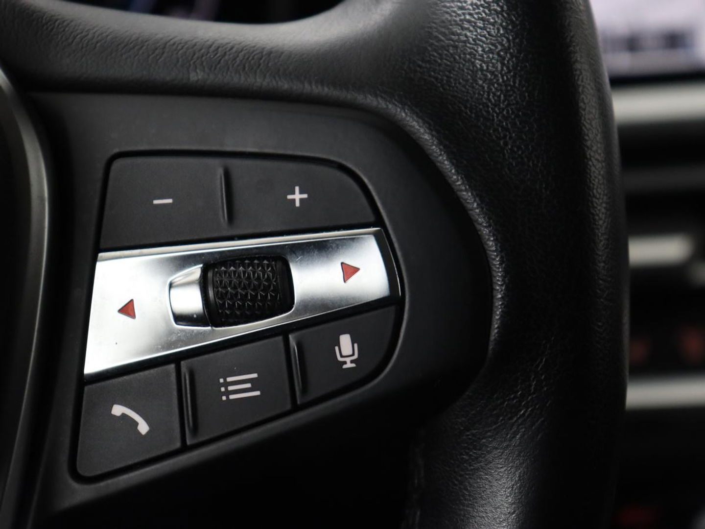 BMW 3 Serie Touring 330e | Trekhaak | Half Leder | Stoel & Stuurverwarming | Sfeerverlichting | Carplay | Cruise Control | PDC