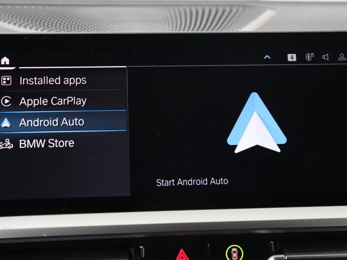 BMW 3 Serie Touring 330e | Trekhaak | Half Leder | Stoel & Stuurverwarming | Sfeerverlichting | Carplay | Cruise Control | PDC
