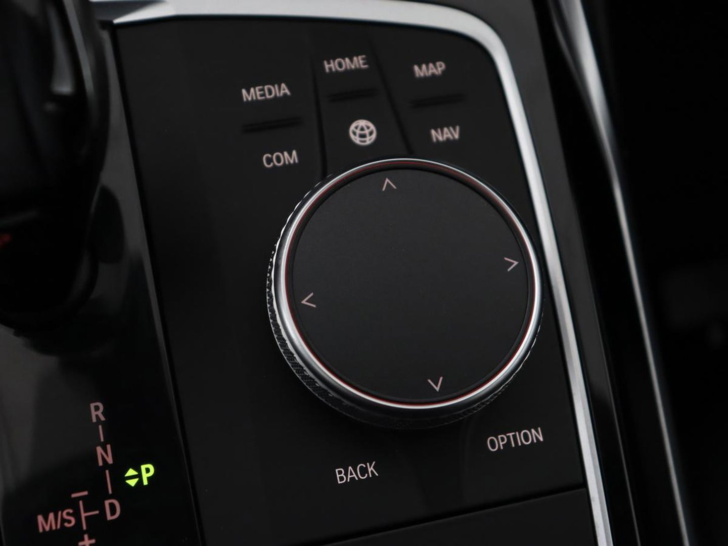 BMW 3 Serie Touring 330e | Trekhaak | Half Leder | Stoel & Stuurverwarming | Sfeerverlichting | Carplay | Cruise Control | PDC