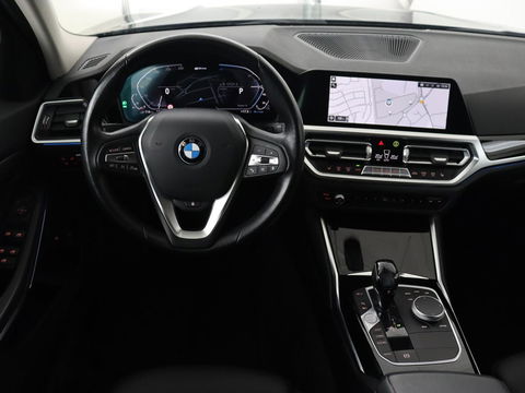 BMW 3 Serie Touring 330e | Trekhaak | Half Leder | Stoel & Stuurverwarming | Sfeerverlichting | Carplay | Cruise Control | PDC