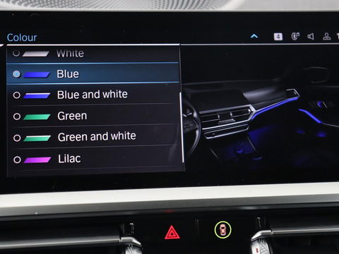 BMW 3 Serie Touring 330e | Trekhaak | Half Leder | Stoel & Stuurverwarming | Sfeerverlichting | Carplay | Cruise Control | PDC