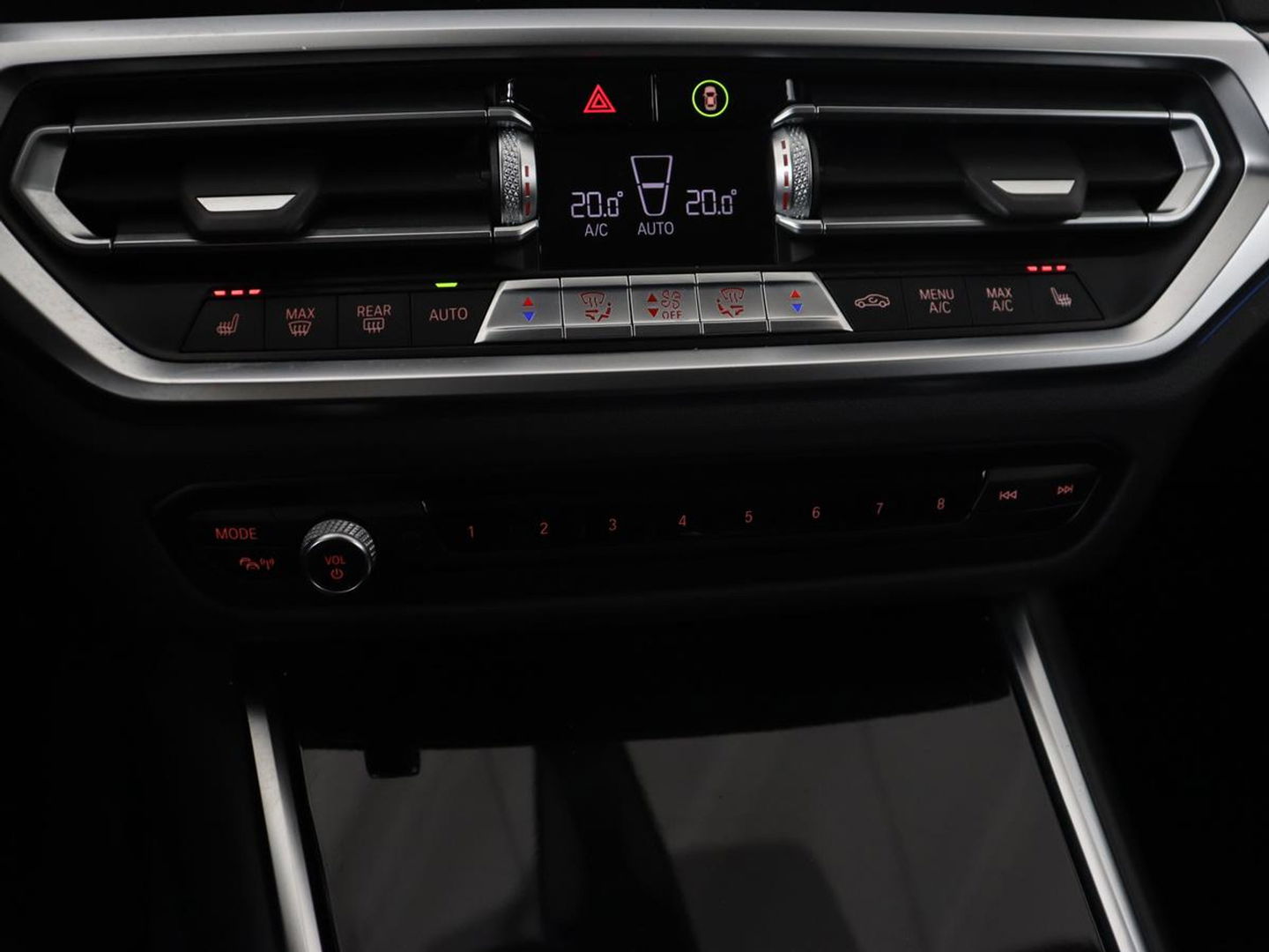 BMW 3 Serie Touring 330e | Trekhaak | Half Leder | Stoel & Stuurverwarming | Sfeerverlichting | Carplay | Cruise Control | PDC