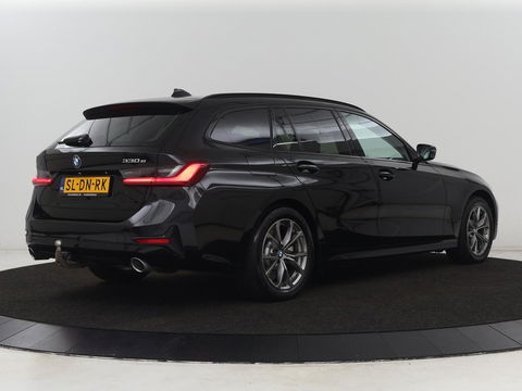 BMW 3 Serie Touring 330e | Trekhaak | Half Leder | Stoel & Stuurverwarming | Sfeerverlichting | Carplay | Cruise Control | PDC