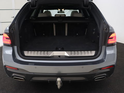 BMW 5 Serie Touring 520e Bns Edit.+ | Panoramadak | Leder | Elektrische stoelen | Stoel & Stuurverwarming | Adaptive Cruise | Elektrische Trekhaak