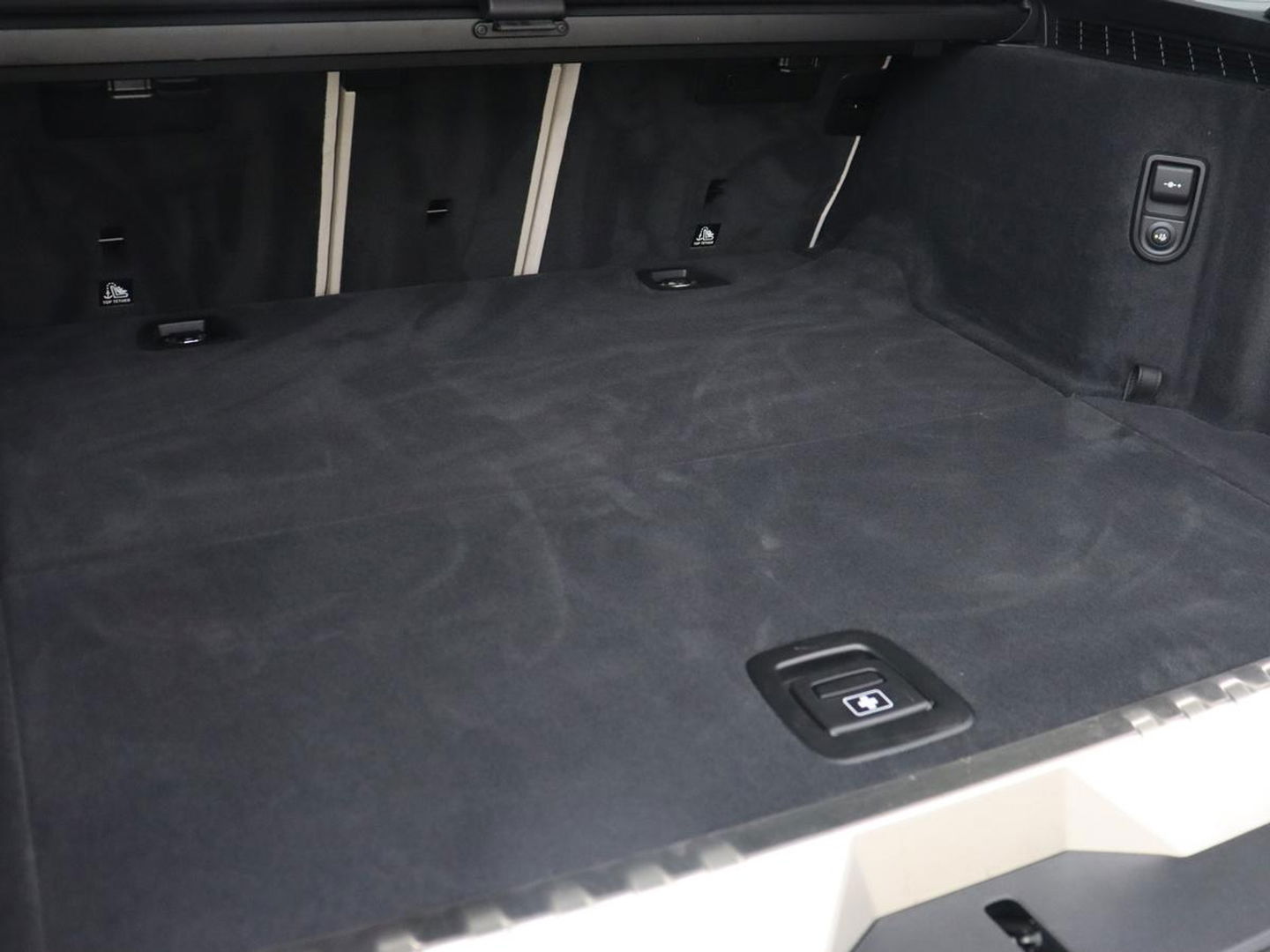 BMW 5 Serie Touring 520e Bns Edit.+ | Panoramadak | Leder | Elektrische stoelen | Stoel & Stuurverwarming | Adaptive Cruise | Elektrische Trekhaak