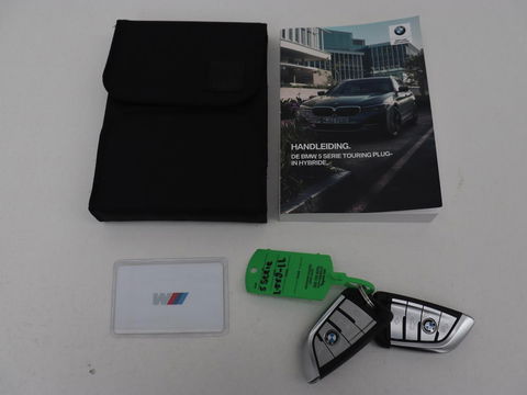 BMW 5 Serie Touring 520e Bns Edit.+ | Panoramadak | Leder | Elektrische stoelen | Stoel & Stuurverwarming | Adaptive Cruise | Elektrische Trekhaak