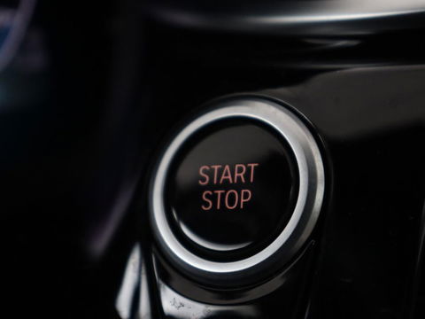 BMW 5 Serie Touring 520e Bns Edit.+ | Panoramadak | Leder | Elektrische stoelen | Stoel & Stuurverwarming | Adaptive Cruise | Elektrische Trekhaak