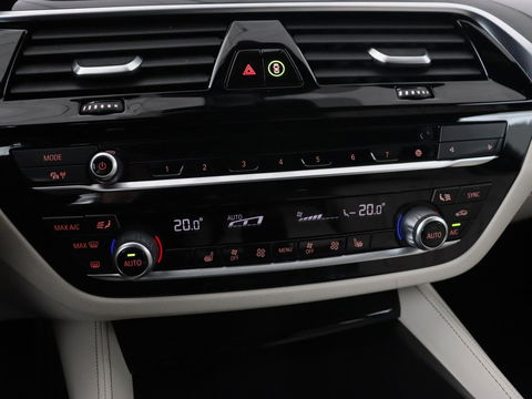 BMW 5 Serie Touring 520e Bns Edit.+ | Panoramadak | Leder | Elektrische stoelen | Stoel & Stuurverwarming | Adaptive Cruise | Elektrische Trekhaak