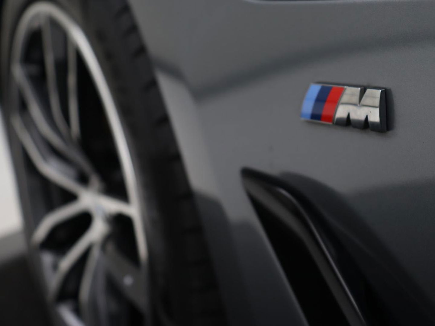 BMW 5 Serie Touring 520e Bns Edit.+ | Panoramadak | Leder | Elektrische stoelen | Stoel & Stuurverwarming | Adaptive Cruise | Elektrische Trekhaak