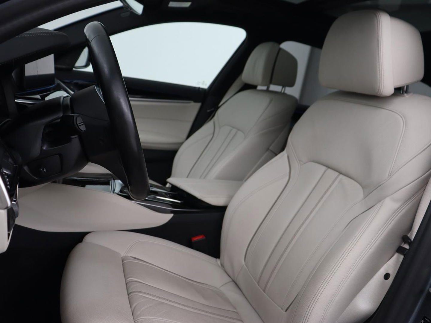 BMW 5 Serie Touring 520e Bns Edit.+ | Panoramadak | Leder | Elektrische stoelen | Stoel & Stuurverwarming | Adaptive Cruise | Elektrische Trekhaak