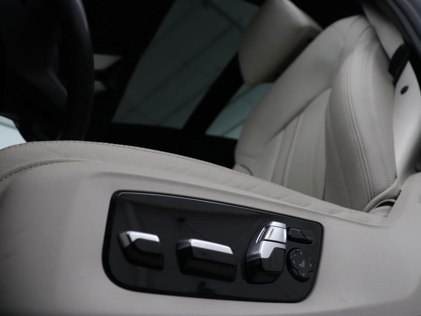 BMW 5 Serie Touring 520e Bns Edit.+ | Panoramadak | Leder | Elektrische stoelen | Stoel & Stuurverwarming | Adaptive Cruise | Elektrische Trekhaak