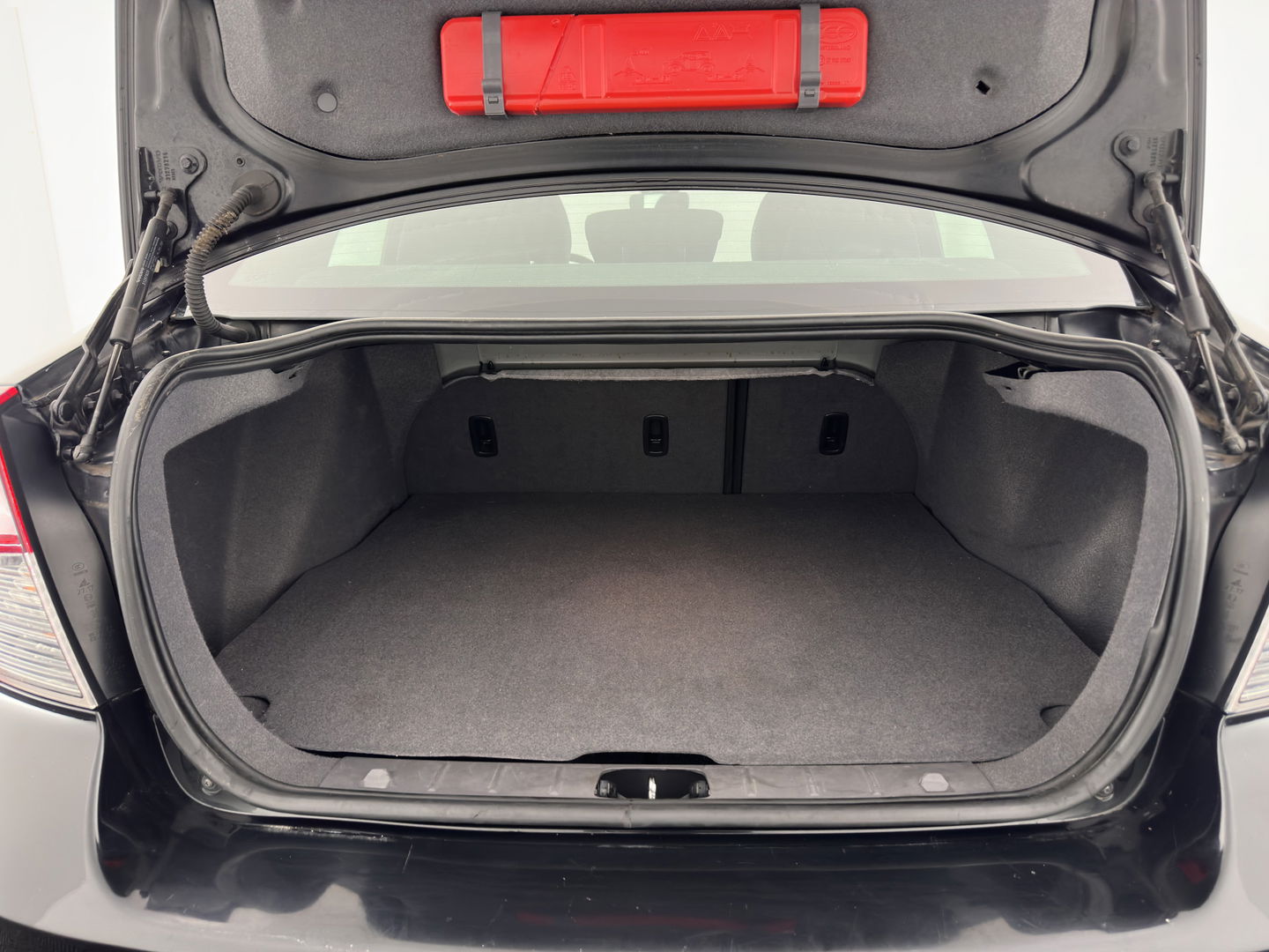 Volvo S40 2.0 D3 Pro Edition Aut. *NAVI-FULLMAP | ECC | PDC | CRUISE | 16''ALU | TOWBAR*
