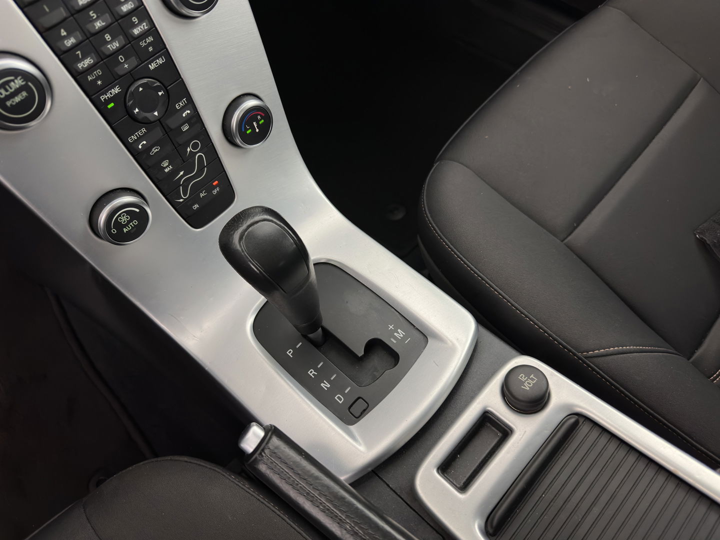 Volvo S40 2.0 D3 Pro Edition Aut. *NAVI-FULLMAP | ECC | PDC | CRUISE | 16''ALU | TOWBAR*