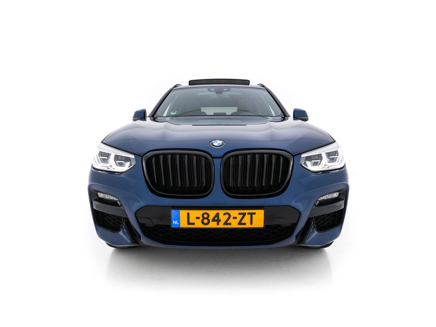 BMW X3 xDrive30e M-Sportpack Business Edition Plus (INCL-BTW) *PANO | LUXURY-LEATHER | FULL-LED | DIGI-COCKPIT | HIFI-SOUND | CARPLAY | DAB+ | HEATED-SPORTSEATS | AMBIENT-LIGHT | PRIVACY-GLASS | SHIFT-PADDLES | TOWBAR | 19''ALU*