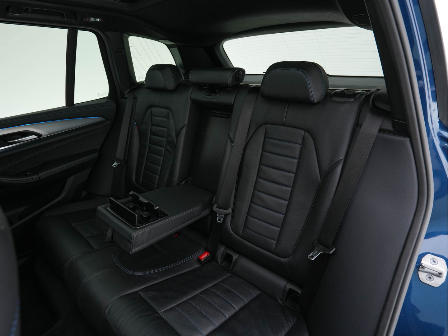 BMW X3 xDrive30e M-Sportpack Business Edition Plus (INCL-BTW) *PANO | LUXURY-LEATHER | FULL-LED | DIGI-COCKPIT | HIFI-SOUND | CARPLAY | DAB+ | HEATED-SPORTSEATS | AMBIENT-LIGHT | PRIVACY-GLASS | SHIFT-PADDLES | TOWBAR | 19''ALU*