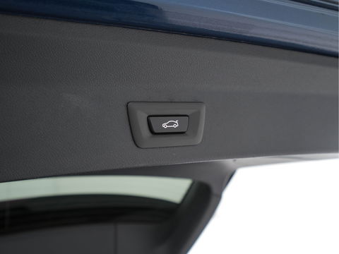 BMW X3 xDrive30e M-Sportpack Business Edition Plus (INCL-BTW) *PANO | LUXURY-LEATHER | FULL-LED | DIGI-COCKPIT | HIFI-SOUND | CARPLAY | DAB+ | HEATED-SPORTSEATS | AMBIENT-LIGHT | PRIVACY-GLASS | SHIFT-PADDLES | TOWBAR | 19''ALU*